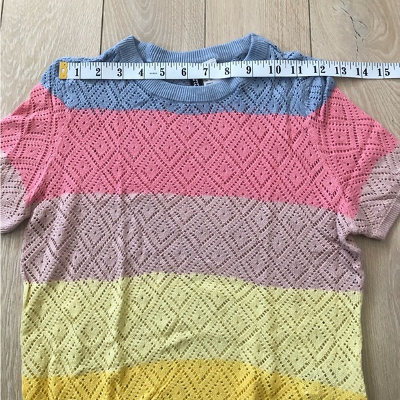 H&M Multicolored Lace Knit Short Sleeve Top Size S - Picture 3 of 10